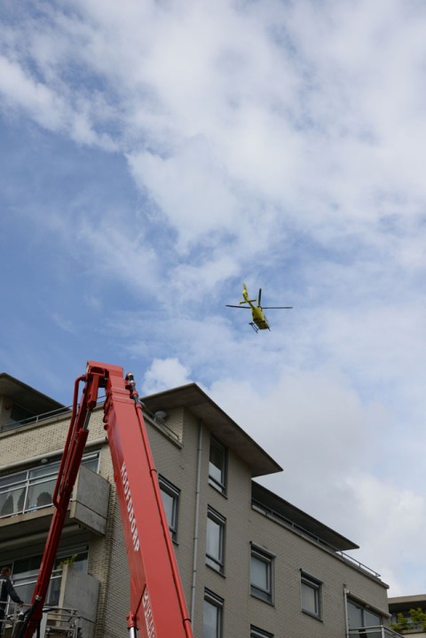 2012/171/GB 20120806b 010 Afhijsen patient Sloterweg.jpg